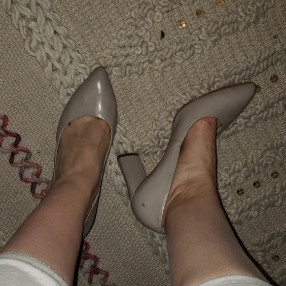 Vince Camuto Gray leather heels shoes size 8.5 - Picture 11 of 12